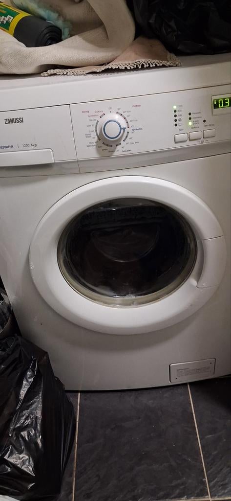 Wasmachine Zanussi goed werkende, Ophalen of Verzenden, 1200 tot 1600 toeren, 85 tot 90 cm