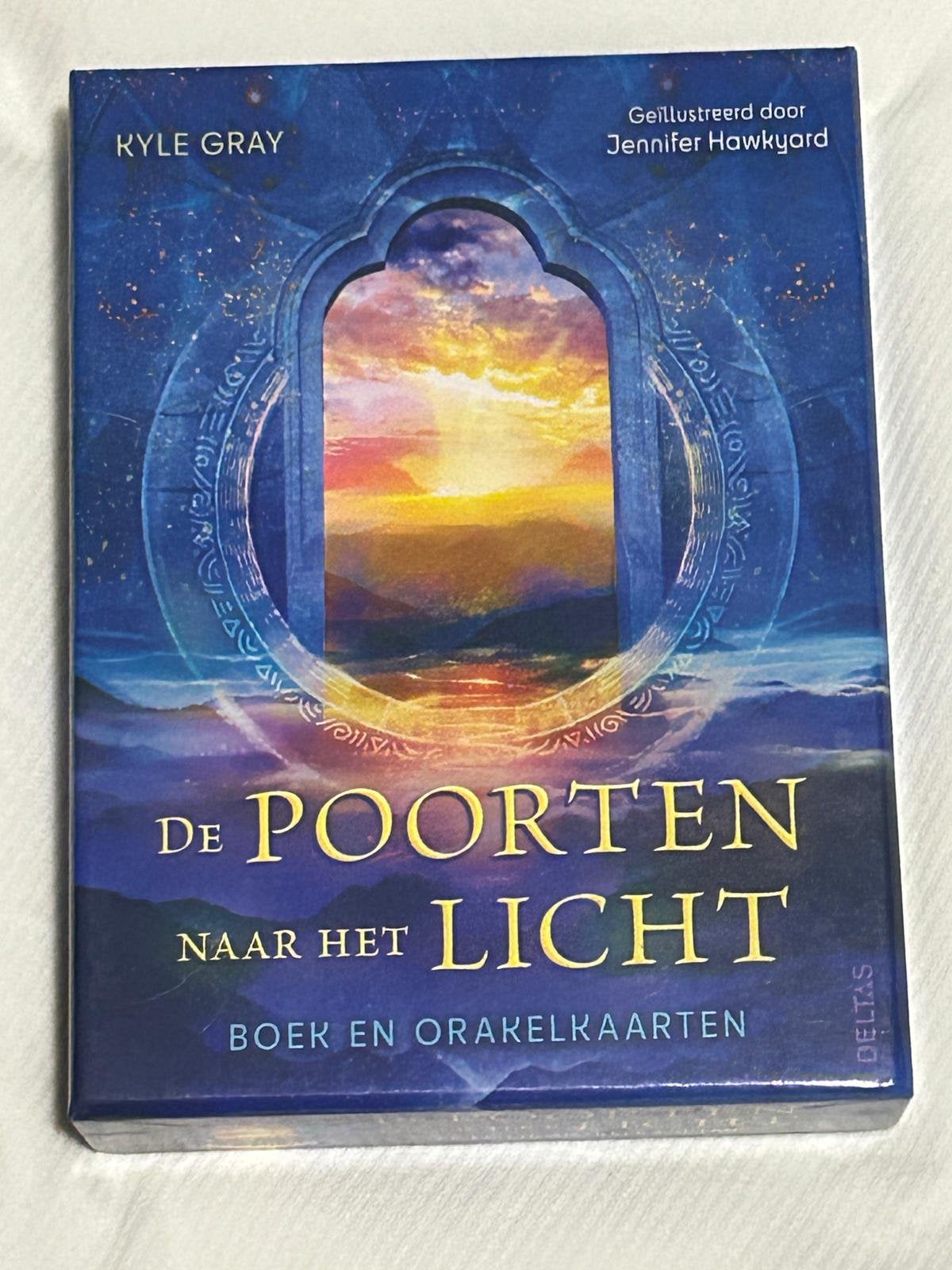 De Poorten naar het Licht – Kyle Gray -Boek en Orakelkaarten, Ophalen of Verzenden, Zo goed als nieuw, Spiritualiteit algemeen