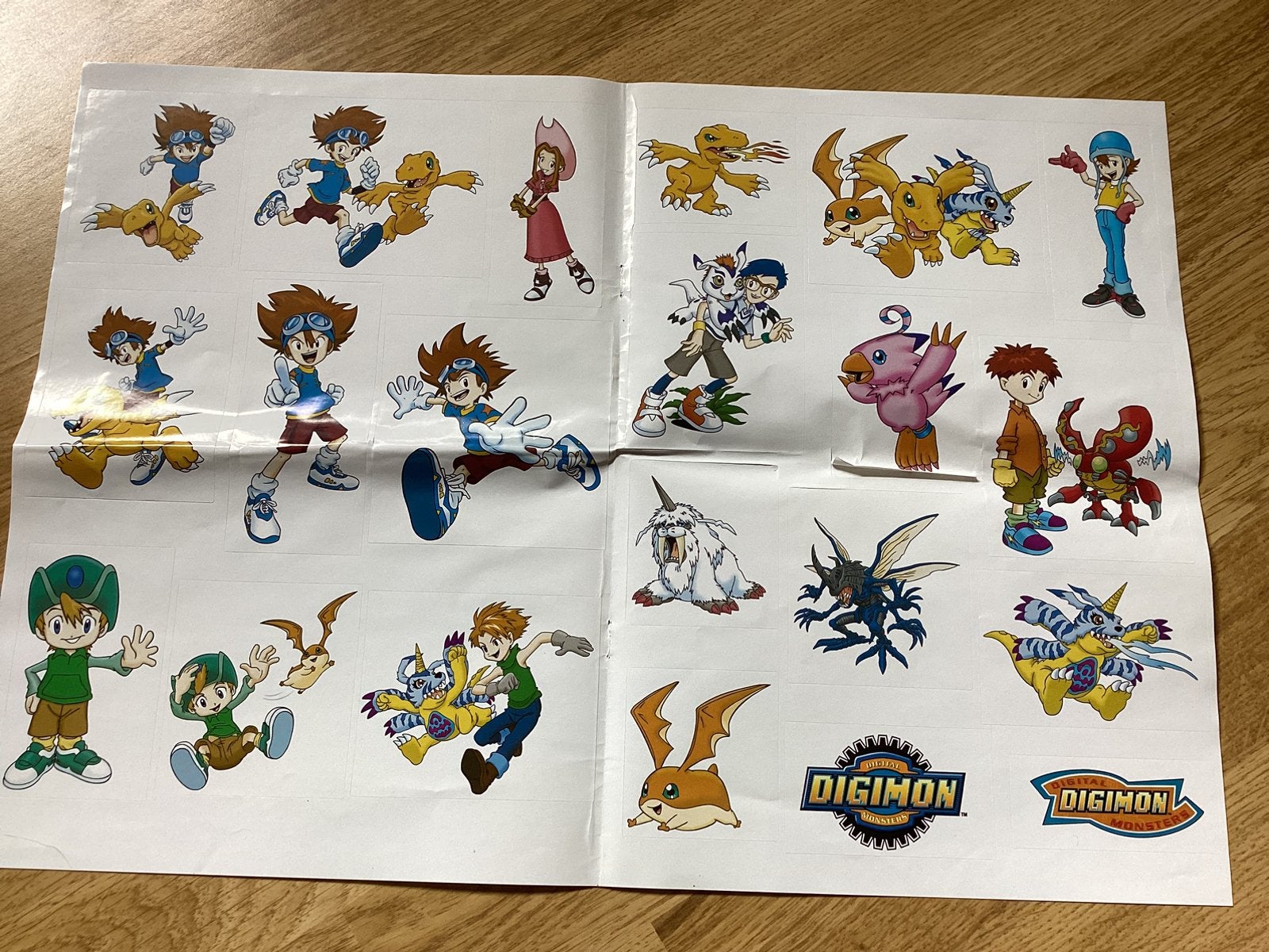 Groot stickervel Digimon, Verzenden, Zo goed als nieuw