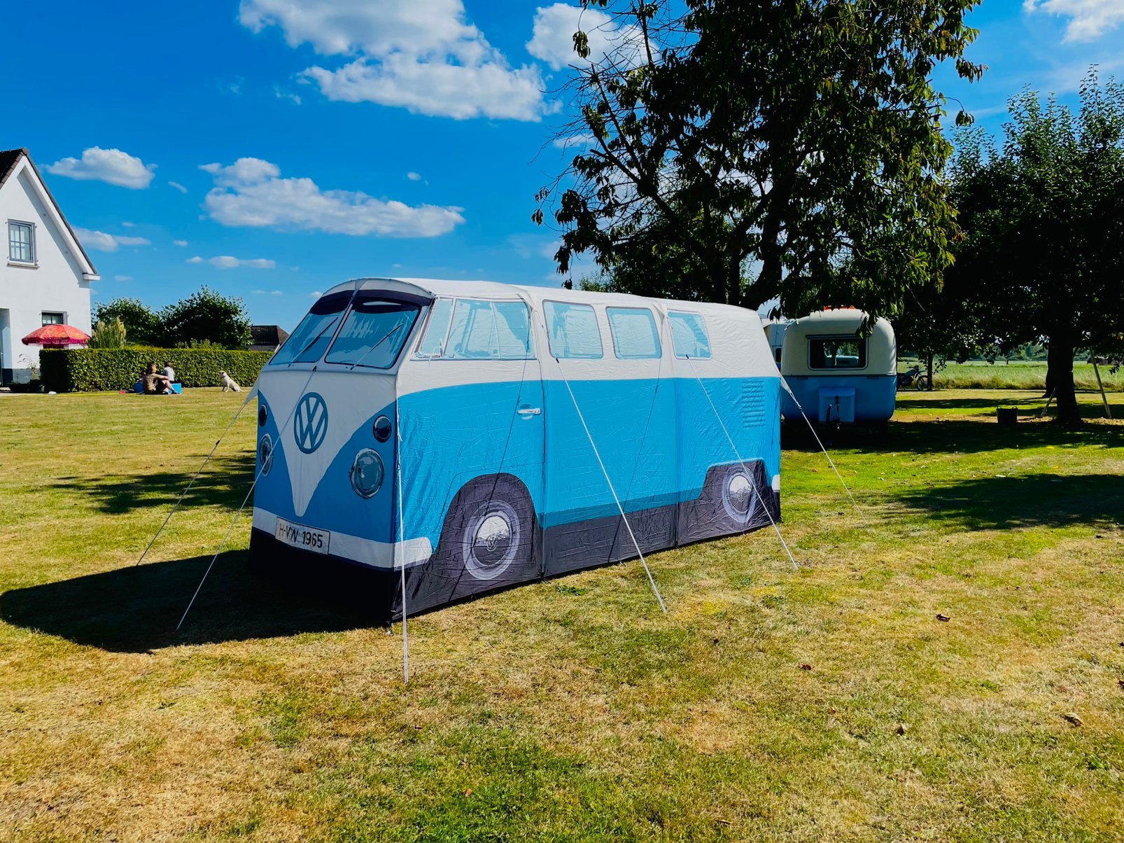 4 persoons tent in de vorm en afmetingen van een VW bus T2, Ophalen of Verzenden, Zo goed als nieuw, Tot en met 4