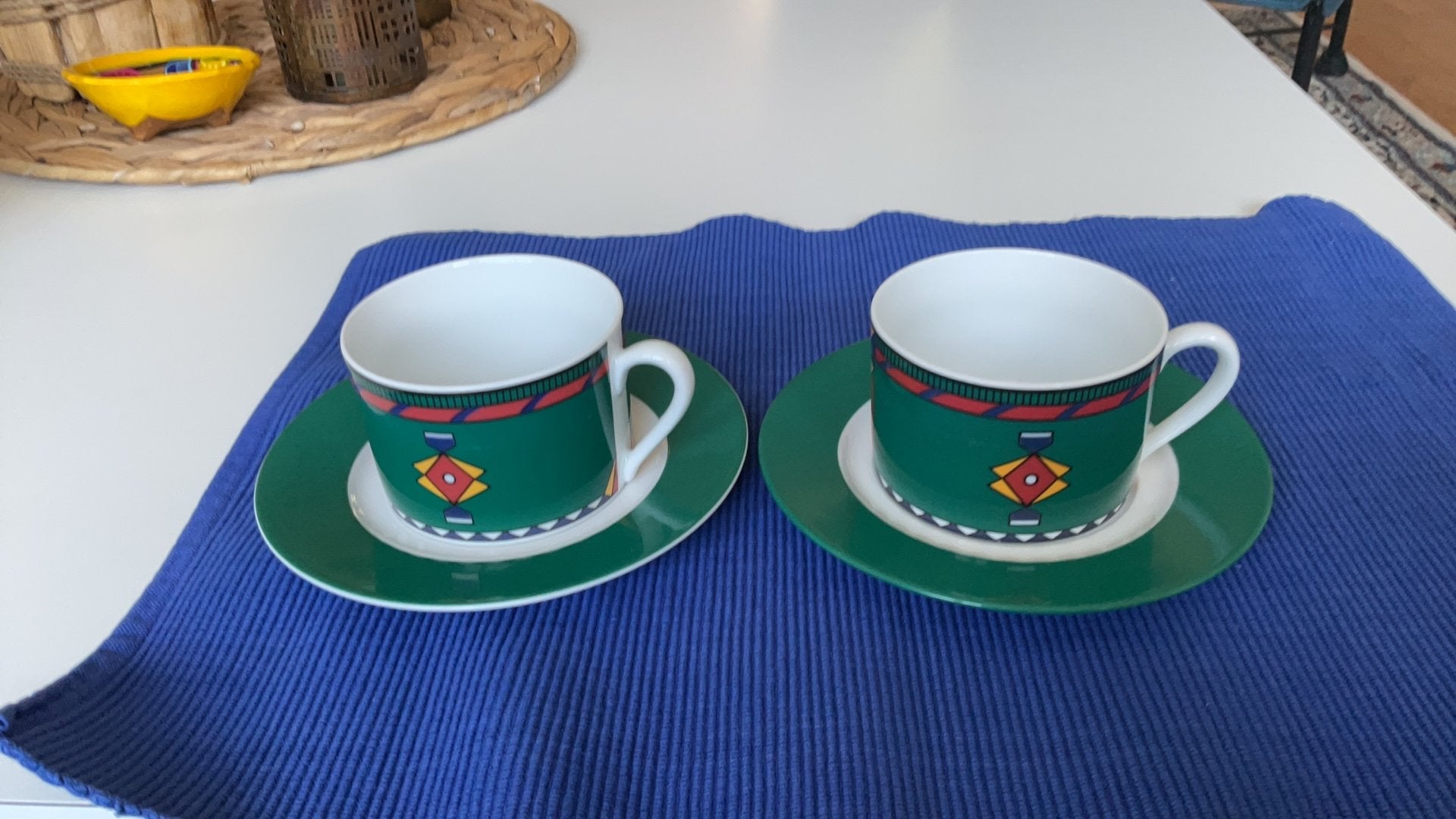 2 Kahla Change kop en schotels, groene basis, porcelein, Huis en Inrichting, Keuken | Servies, Ophalen of Verzenden, Porselein