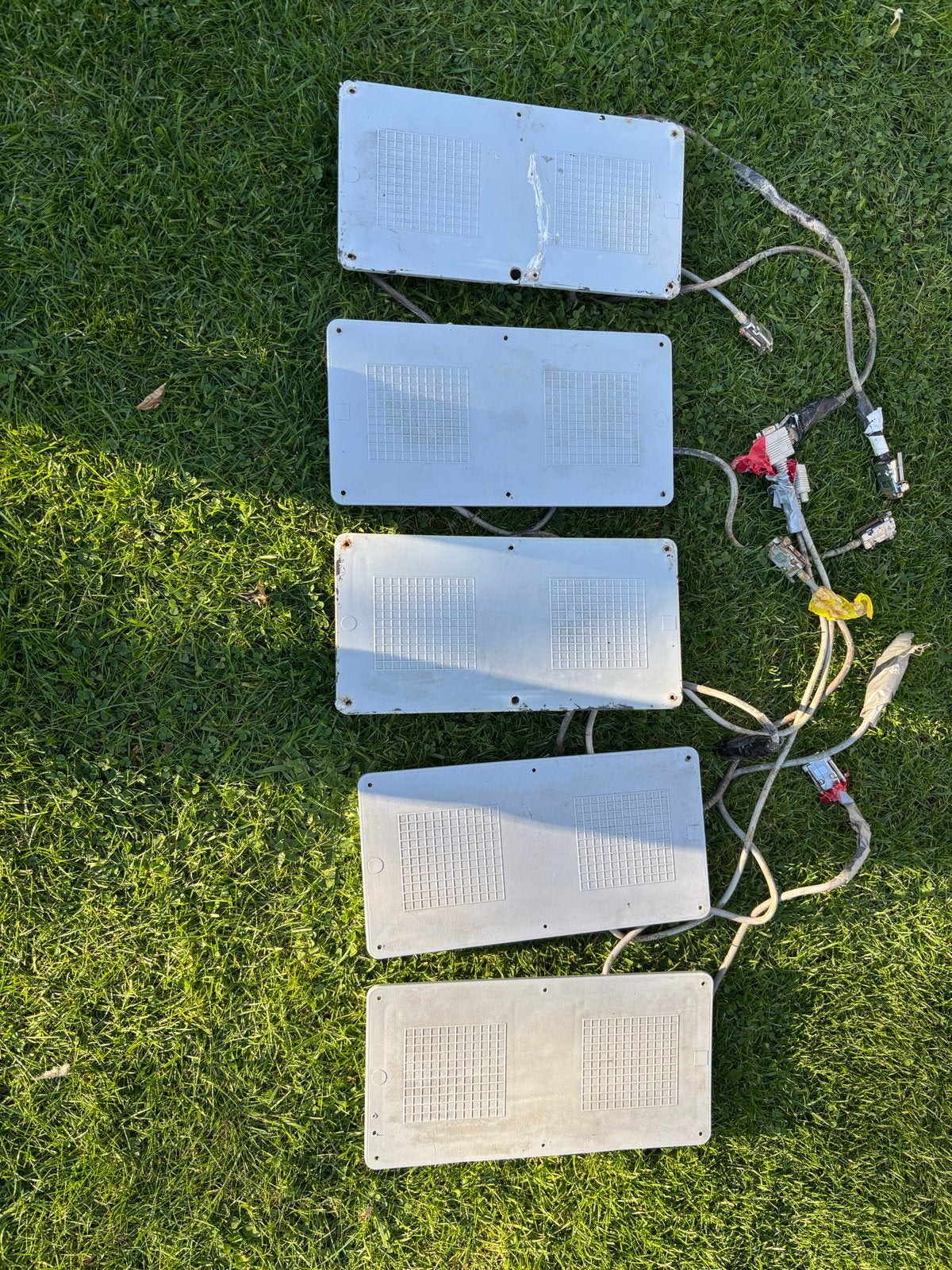 5x Unikon Antenne Velden / Aankomstantennes - Goed Werkend