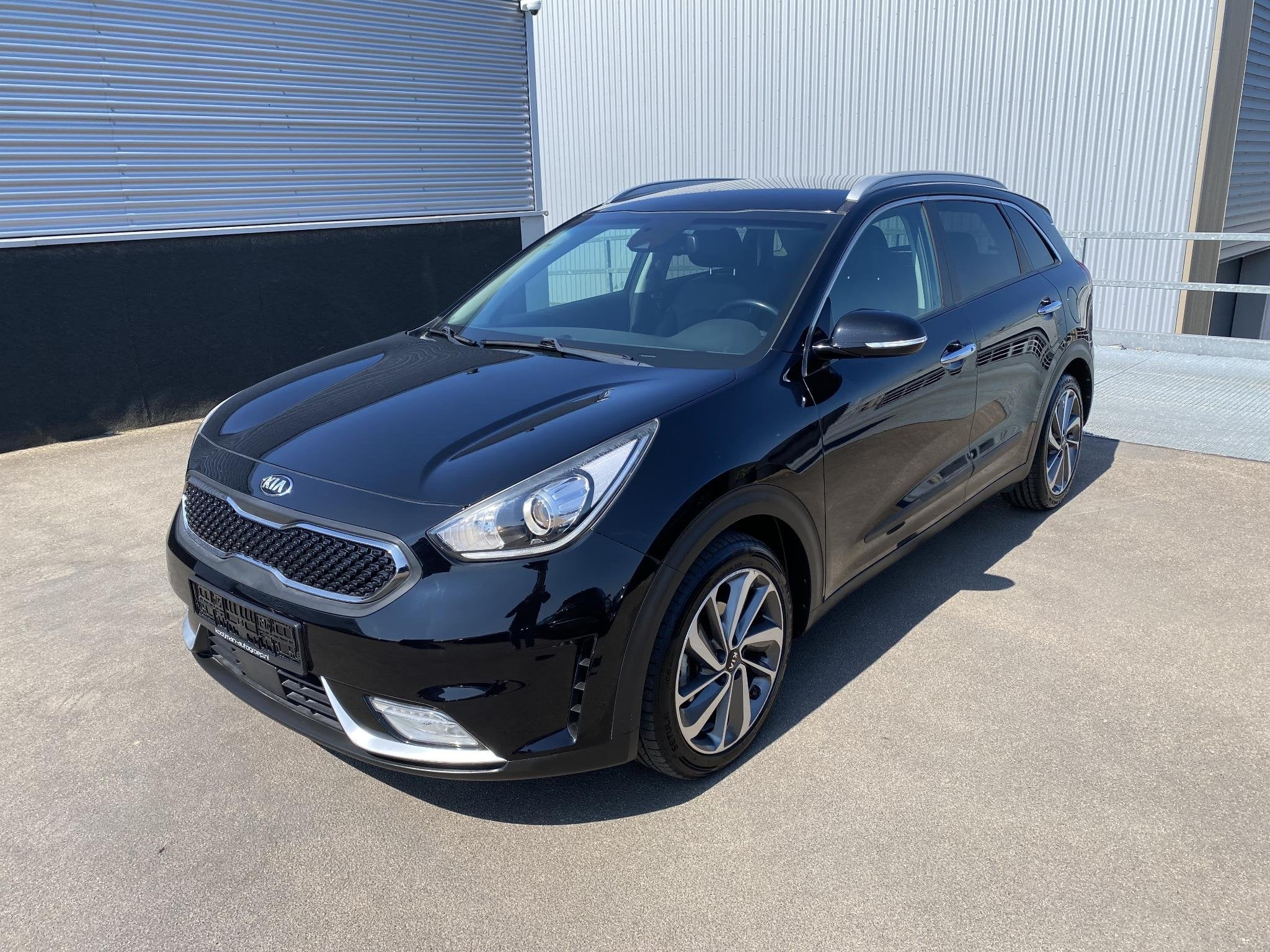 Kia Niro 1.6 GDi Hybrid DynamicLine Edition Navigatie, Apple, Auto's, Gebruikt, Euro 6, 2 kWh, Leder en Stof