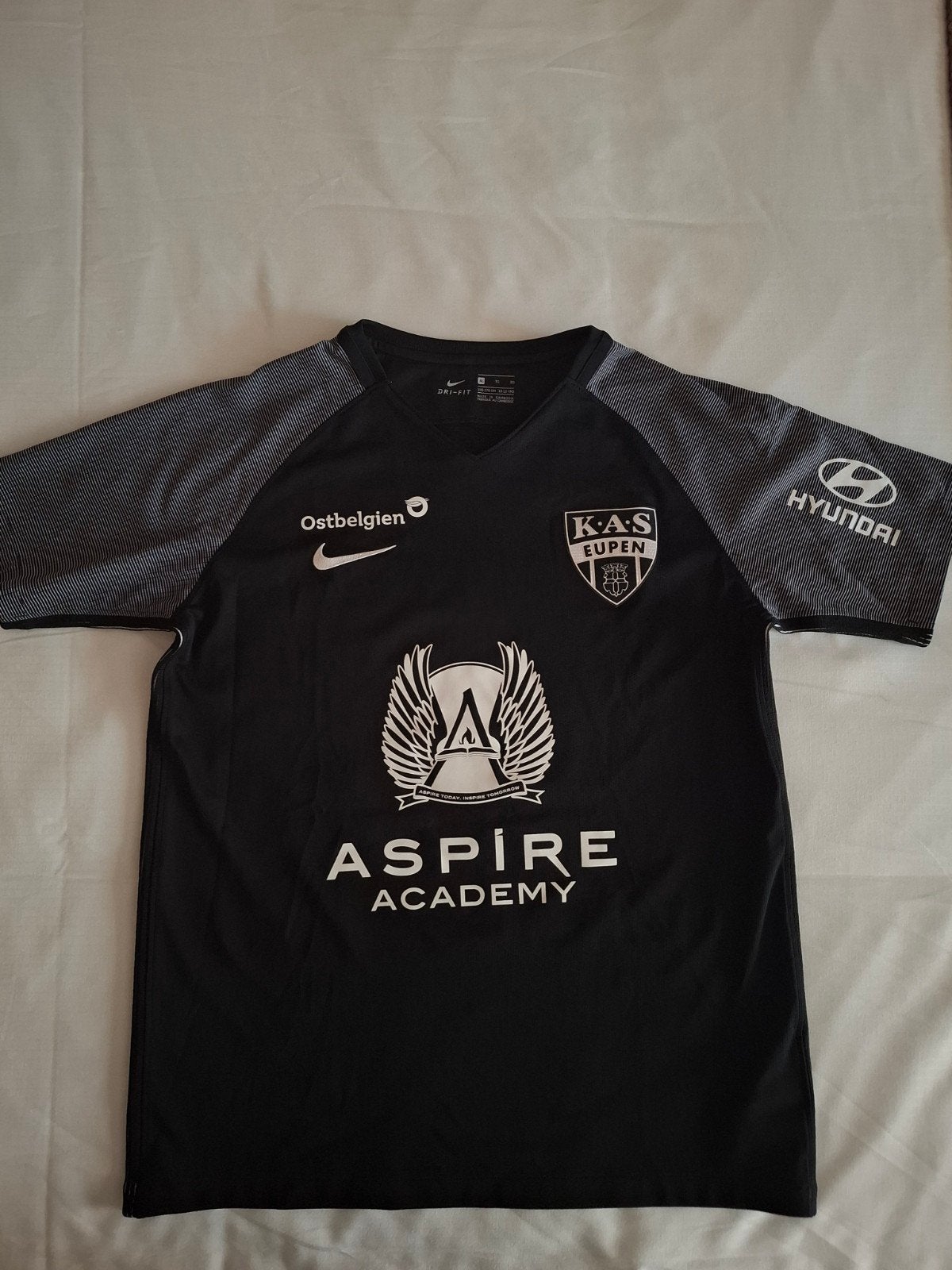 KAS Eupen Luis Garcia Voetbalshirt #10, Maat XS of kleiner, Ophalen of Verzenden, Zo goed als nieuw, Shirt