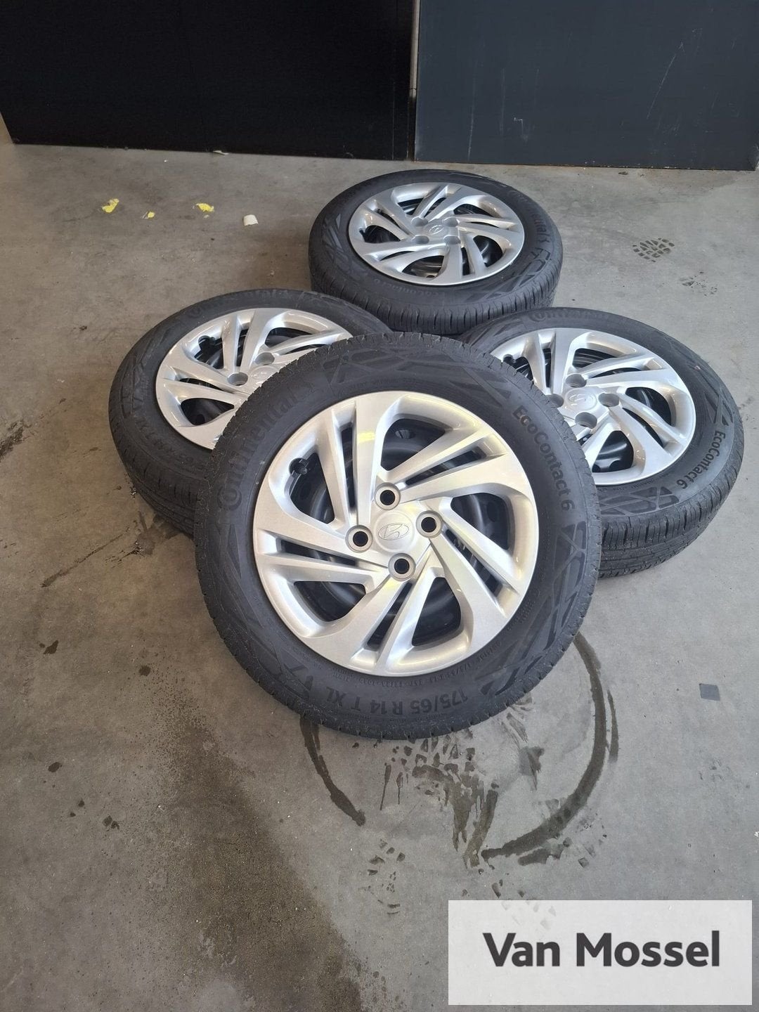 Hyundai I10 Continental Ecocontact 6 175/65/R14 86T, Auto-onderdelen, Banden en Velgen, 14 inch, Gebruikt, -, 175 mm