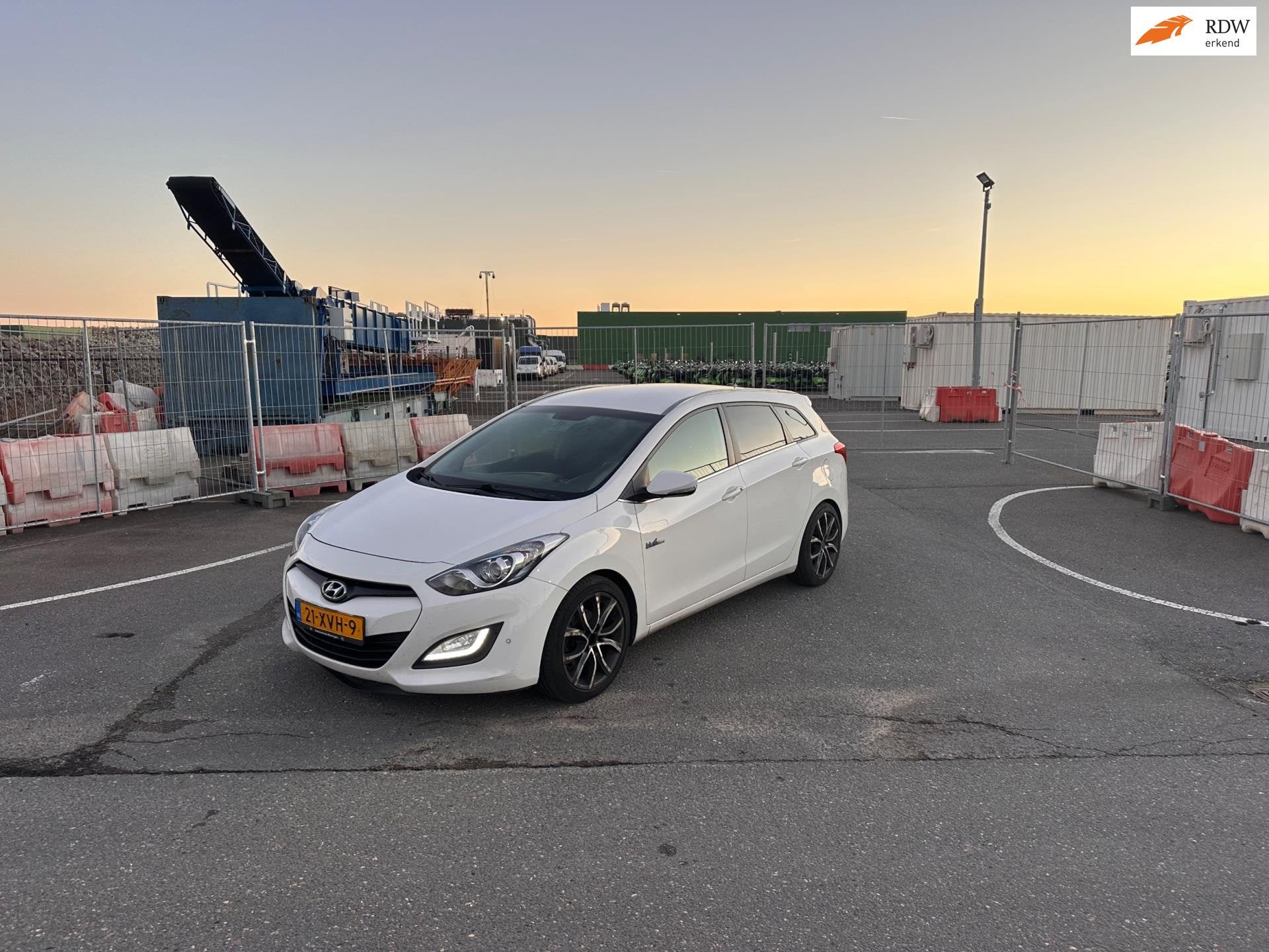 Hyundai I30 Wagon 1.6 GDI Business Edition Navi.Clima.Camera, Auto's, Hyundai, Voorwielaandrijving, Euro 5, 135 pk, Gebruikt