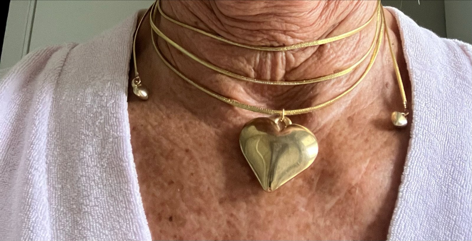 Goudkleurige ketting met hart hanger, verstelbaar #ccb, Met hanger, Kunststof, Ophalen of Verzenden, Zo goed als nieuw