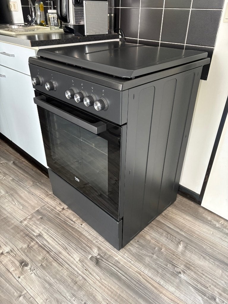 Beko gasfornuis met oven, Witgoed en Apparatuur, Fornuizen, Ophalen, Gebruikt, 4 kookzones, Gas
