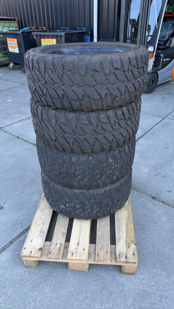 Wielen banden dodge ram compleet 33x12.50R20, Auto-onderdelen, Ophalen, Gebruikt, Banden en Velgen, All Season