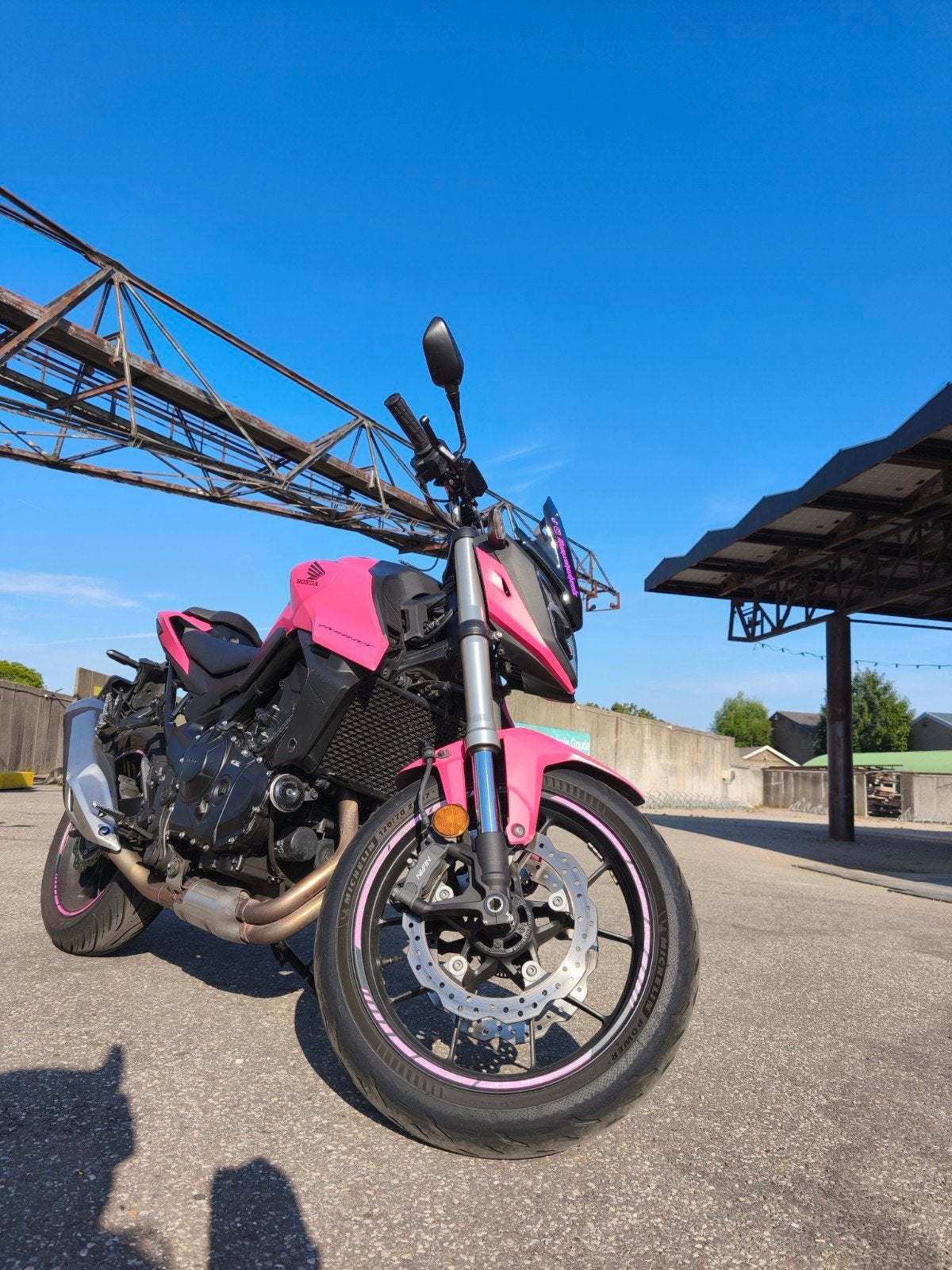 Opvallende Roze Honda Hornet 750 - Zo goed als nieuw!, 750 cc, 2 cilinders, LED Verlichting, Particulier