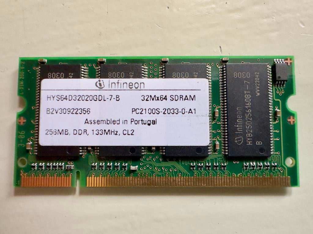 Infineon 256MB DDR RAM 133MHz CL2 Laptop Geheugen, Computers en Software, RAM geheugen, 1 GB of minder, Ophalen of Verzenden, Laptop