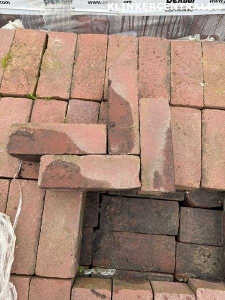 80m2  rood paars gebakken  klinkers dikformaat 7-duimers