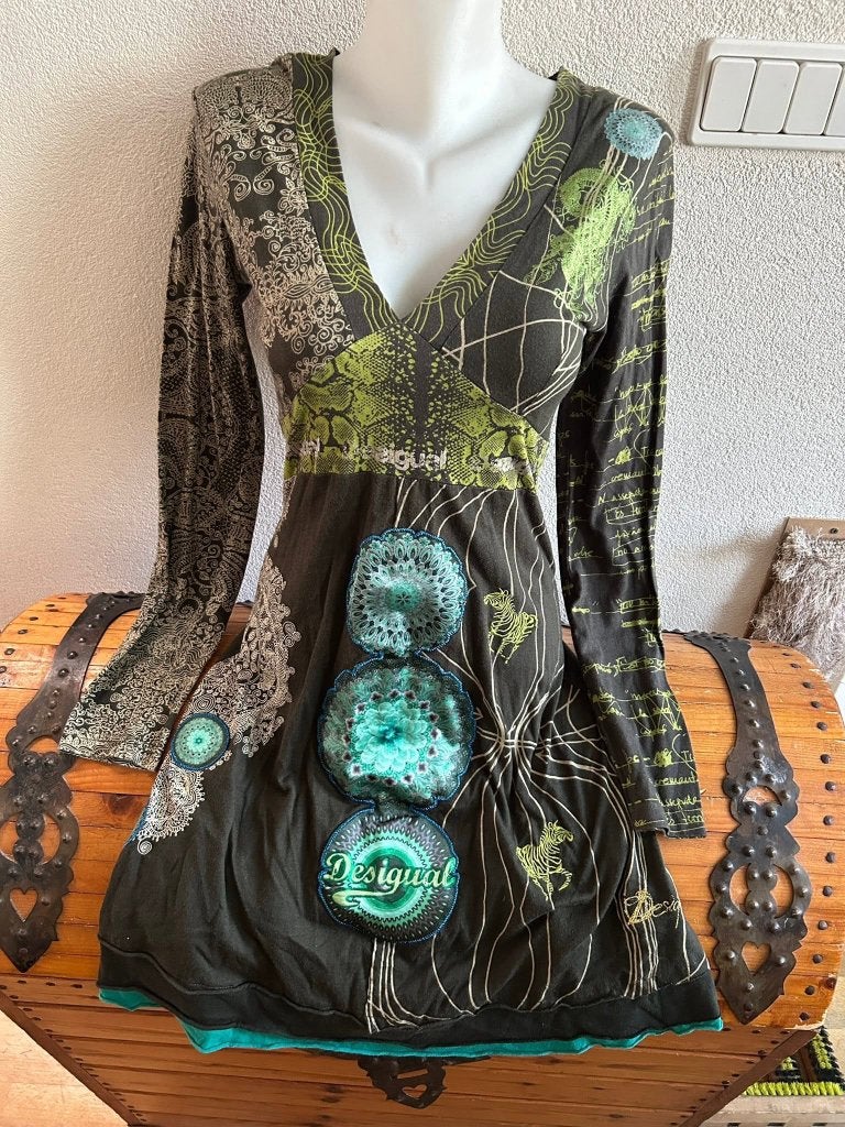 Desigual jurk met mandala maat M lange mouwen groen zwart, Maat 38/40 (M), Passeig Joan de Borbó 86 08039 Barcelona, Spanje, Ophalen of Verzenden