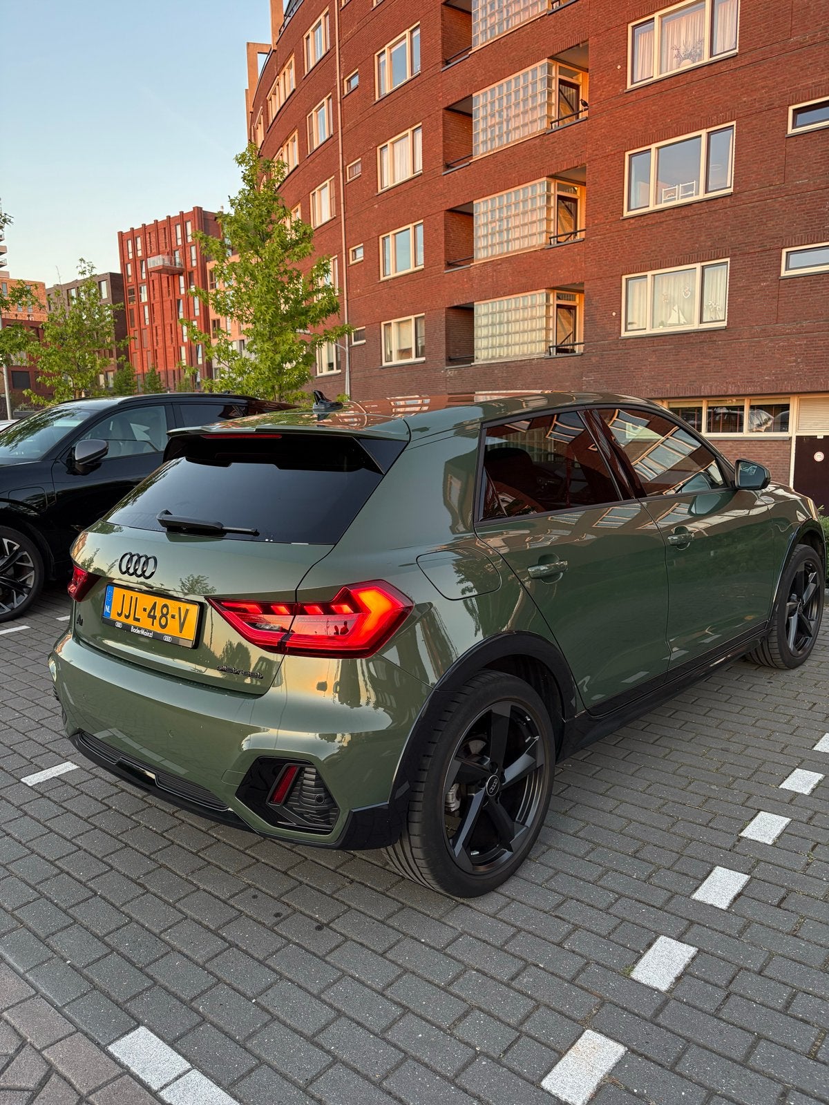 Audi A1 Allstreet 30 TFSI S-line 116pk 2024, Auto's, A1, Zwart, Leder en Stof, 115 pk