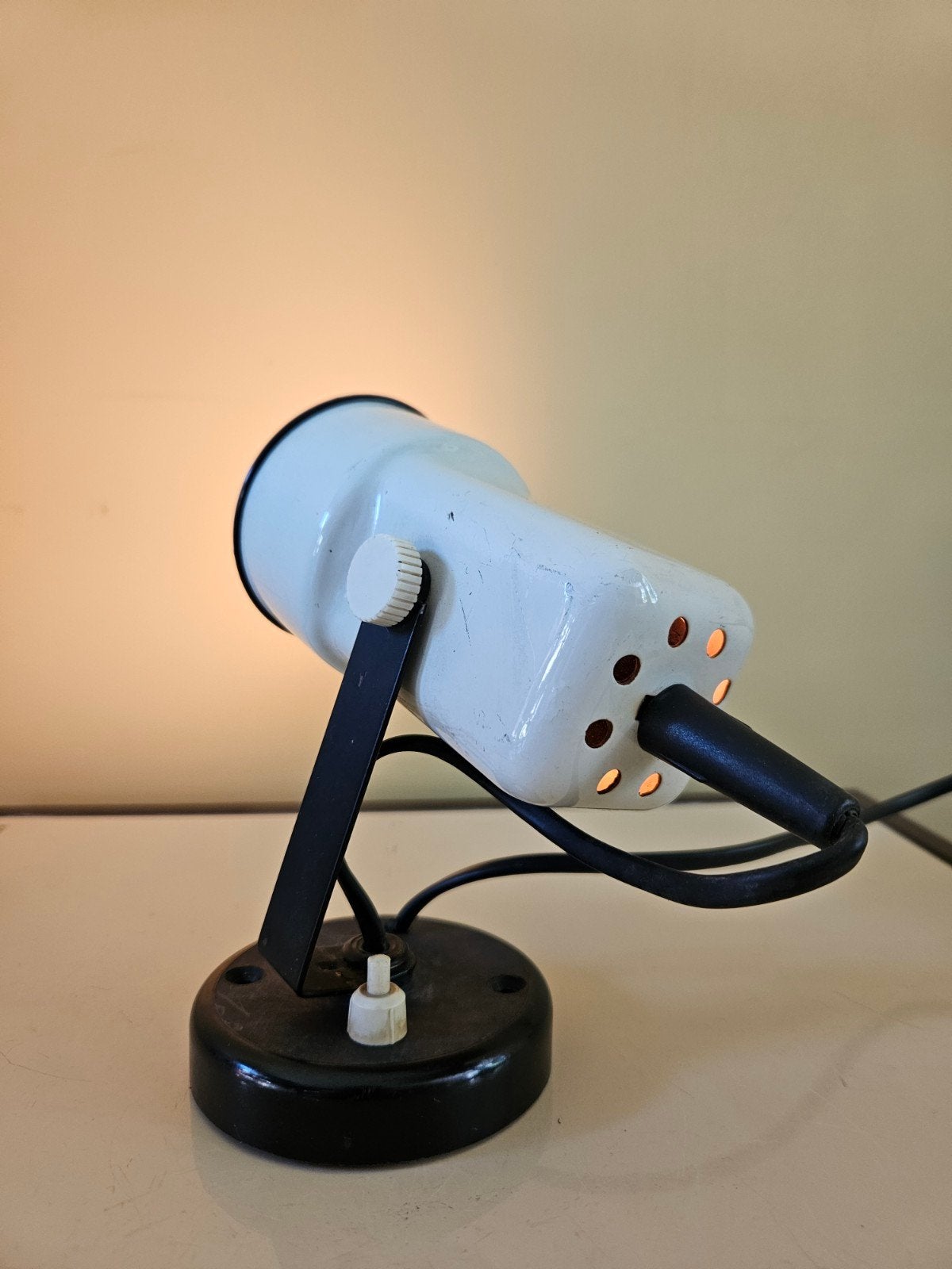 Vintage Jaren '70 Wandlampje - Wit/Zwart Spotje, Ophalen of Verzenden