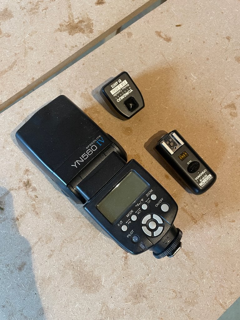 Yongnuo YN560 IV Universal Speedlite flitser met extra's, Yongnuo, Ophalen of Verzenden, Zo goed als nieuw, Draadloos