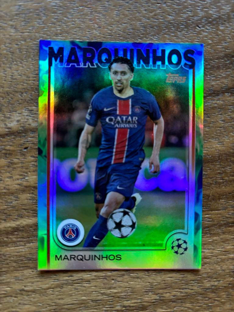 Marquinhos Topps Chrome UCL 2023 Refractor 20/99 PSG, Ophalen of Verzenden, Zo goed als nieuw, Buitenlandse clubs, Spelerskaart