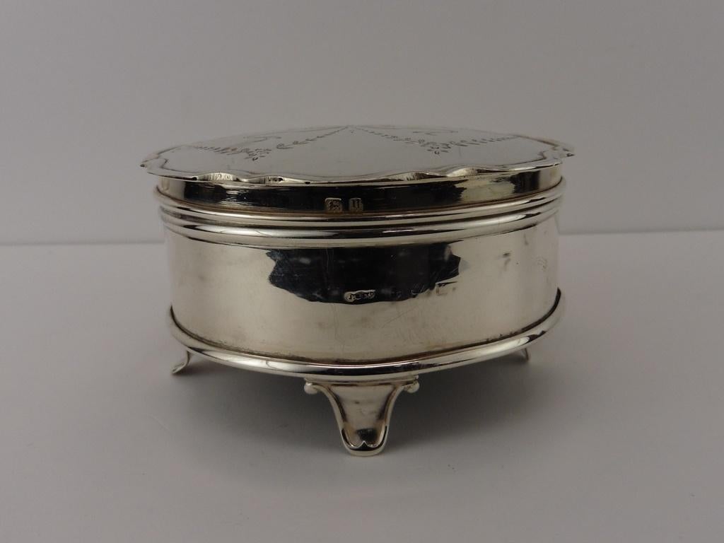 Zilveren sieradendoosje                                 Z132, Antiek en Kunst, Ophalen of Verzenden, Zilver