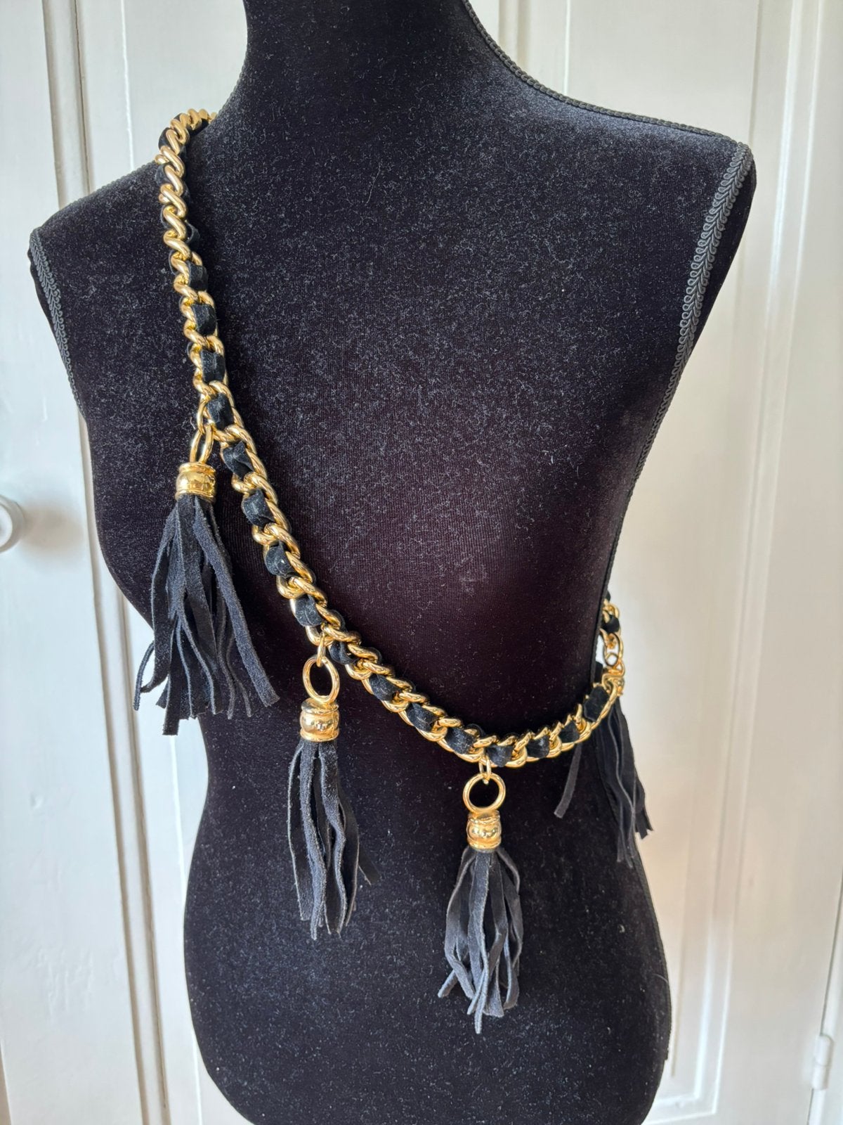 Heup riem met kwastjes eraan goud  kleurig, Kleding | Dames, Riemen en Ceinturen, Zwart, 90 tot 100 cm, Heupriem, Ophalen of Verzenden