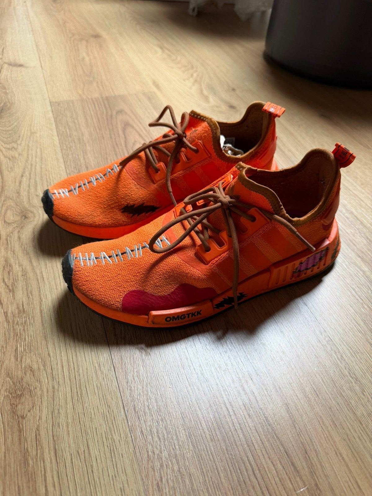 Adidas NMD R1 x South Park Kenny sneakers maat 42 2/3, Kleding | Heren, Ophalen, Zo goed als nieuw, Overige kleuren, Sneakers of Gympen