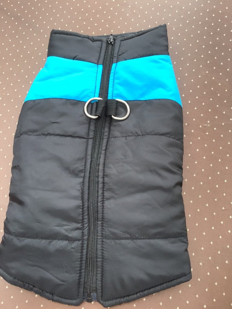 Jasje voor de hond zwart met blauw, Dieren en Toebehoren, Ophalen of Verzenden, Hondenjas