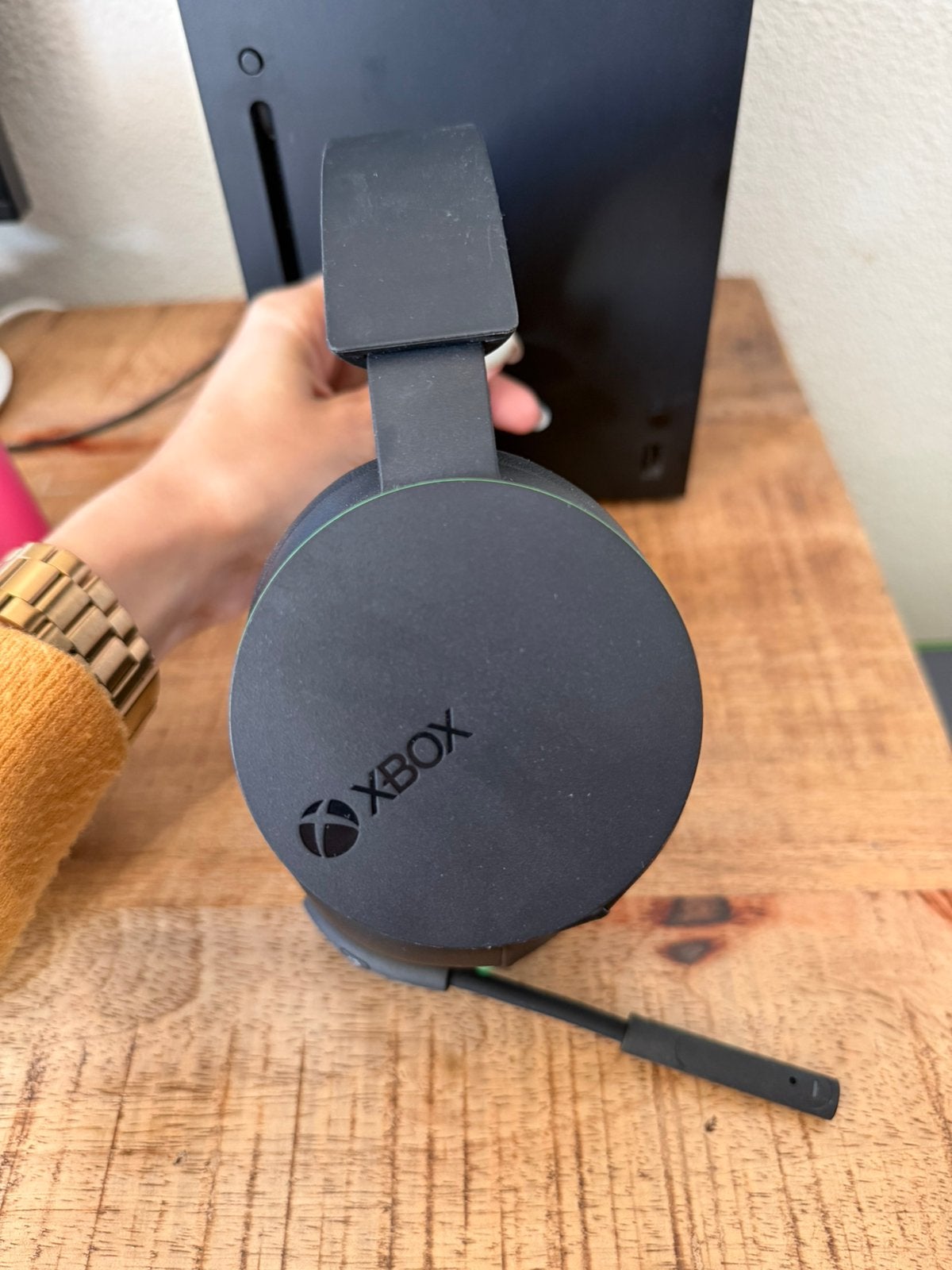 Foto 4 van Xbox series X 1tb + 2 controllers, headset, oplaadstation