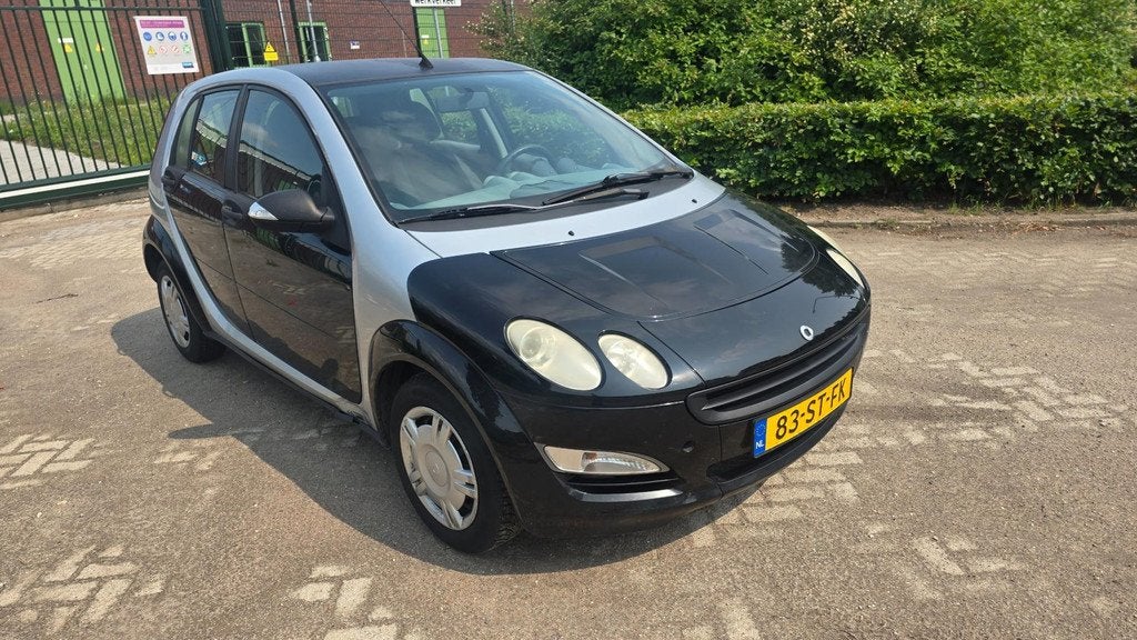 Smart Forfour 1.1 pure NIEUWE APK BIJ AFLEVERING!, Auto's, Voorwielaandrijving, ForFour, Origineel Nederlands, Bedrijf