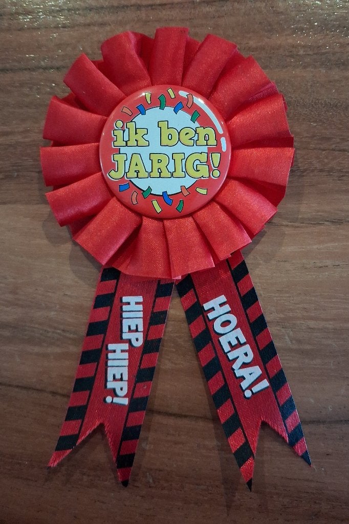 Verjaardags rozet hiep hiep hoera ik ben jarig! Rood, Verzenden, Zo goed als nieuw, Versiering, Verjaardag