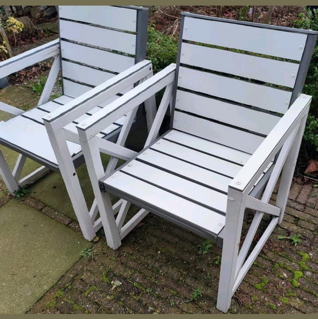 2 hout + trespa witte tuinstoelen (DIY, reparatie nodig), Ophalen, Gebruikt