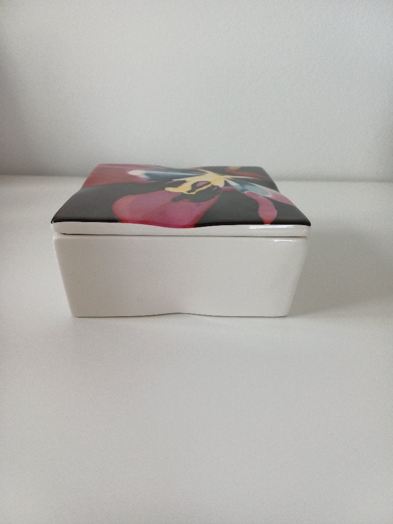 Keramieken dekseldoos van Marielle Lenaerts, Antiek en Kunst, Kunst | Designobjecten, Ophalen of Verzenden
