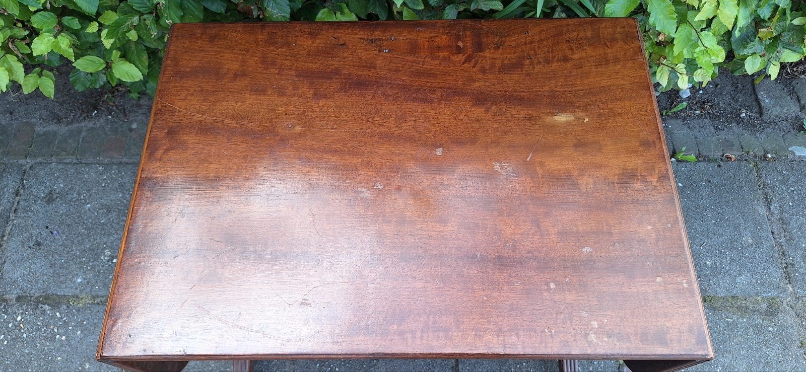 Antiek Engels hangoor tafeltje met koperen leeuwen pootjes, Huis en Inrichting, Ophalen, Hout, Gebruikt, Vintage