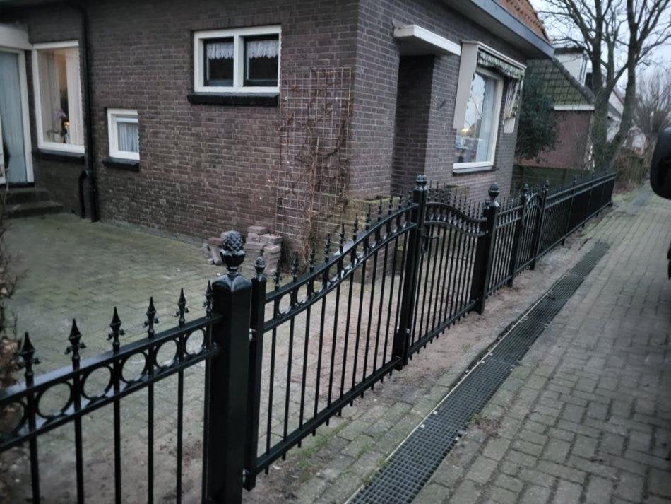 Getoogde poort op maat - sierlijke toegangspoort, Tuin en Terras, Tuinpoorten, Ophalen, Staal, Nieuw, 150 tot 200 cm