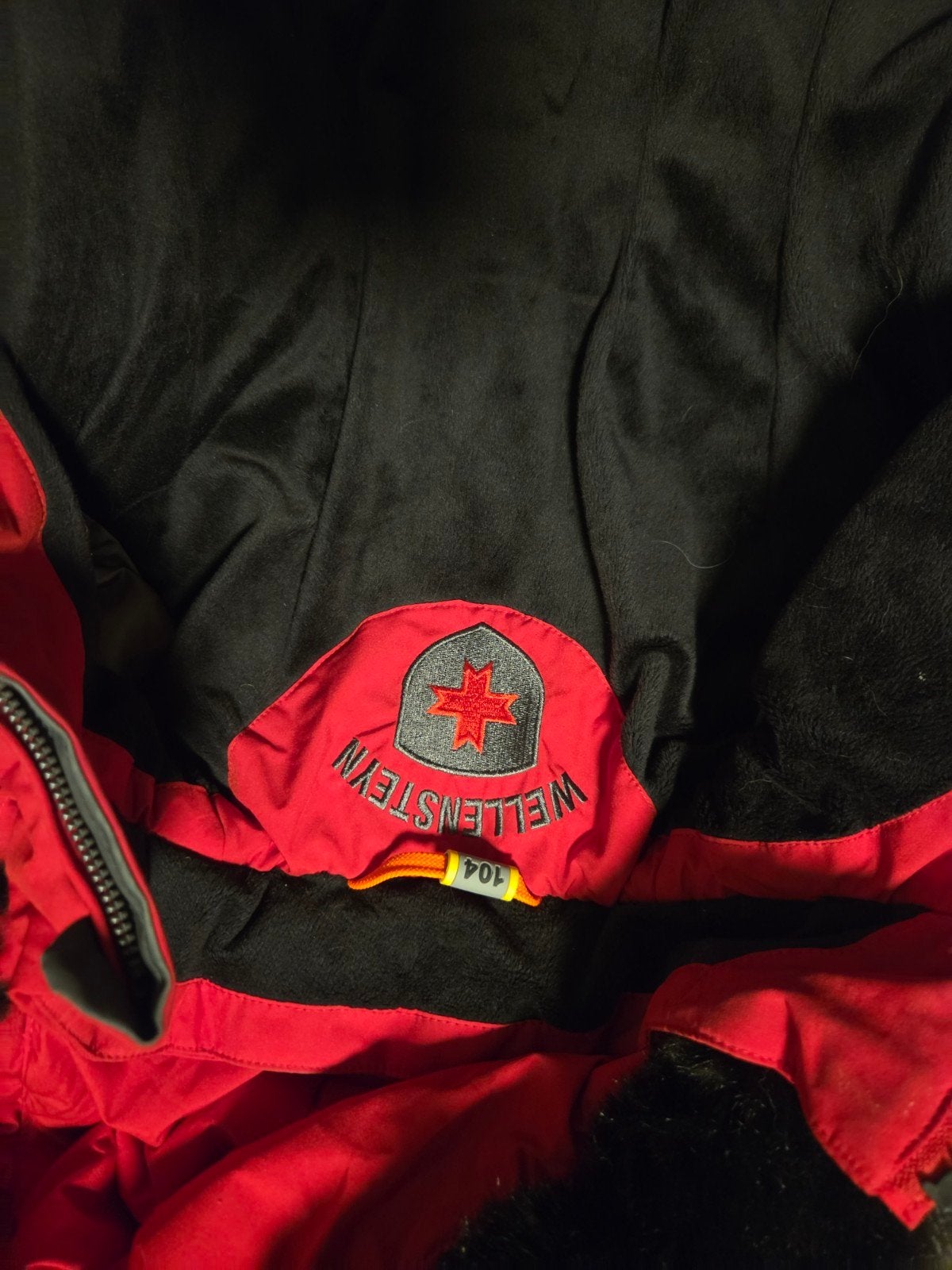 Wellensteyn winterjas rood met zwarte bontkraag, Meisje, Ophalen of Verzenden, Zo goed als nieuw, Wellestyn