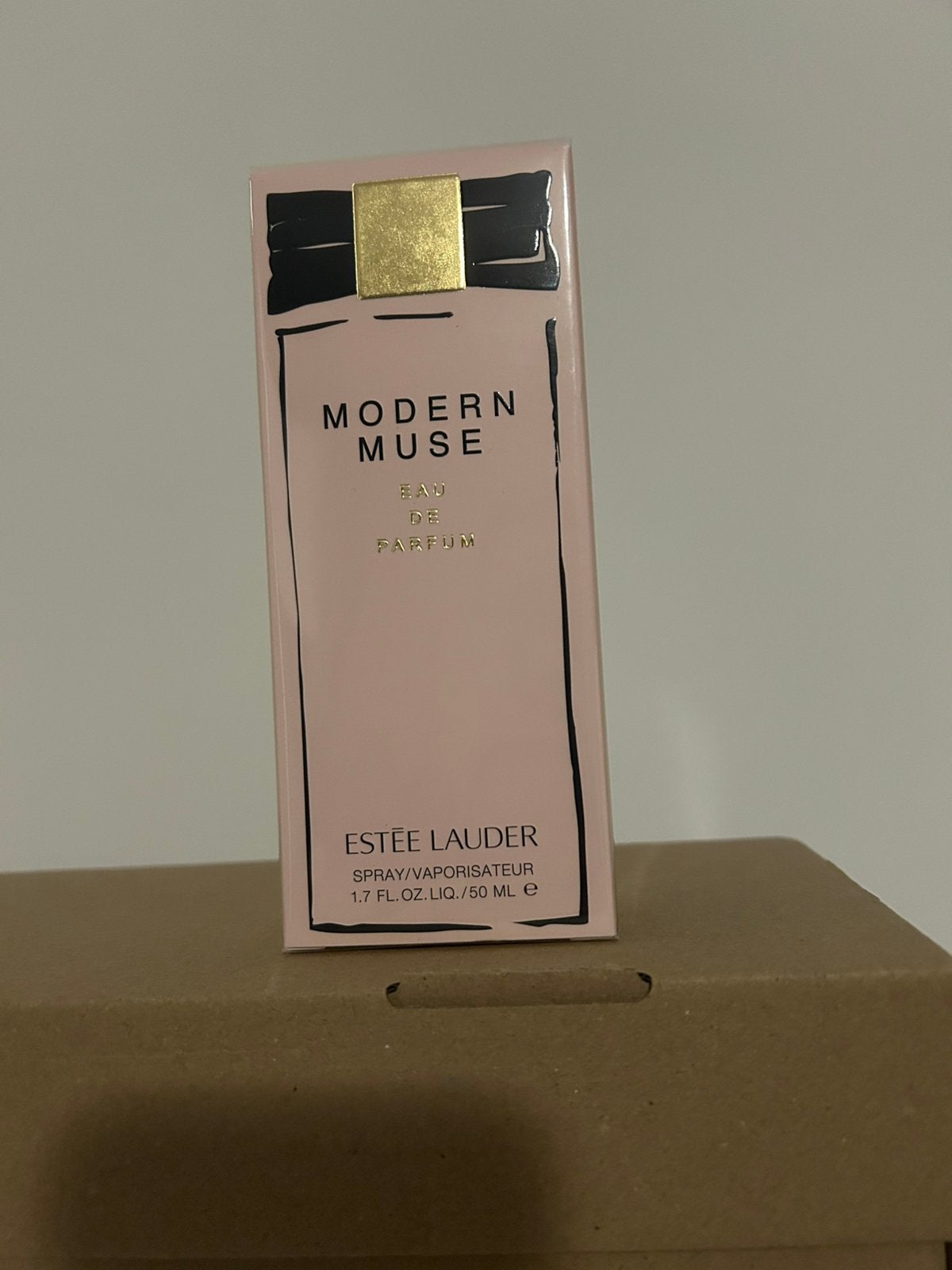 NIEUWE  Estee Lauder modern muse 50ml, Sieraden, Tassen en Uiterlijk, Ophalen of Verzenden, Nieuw