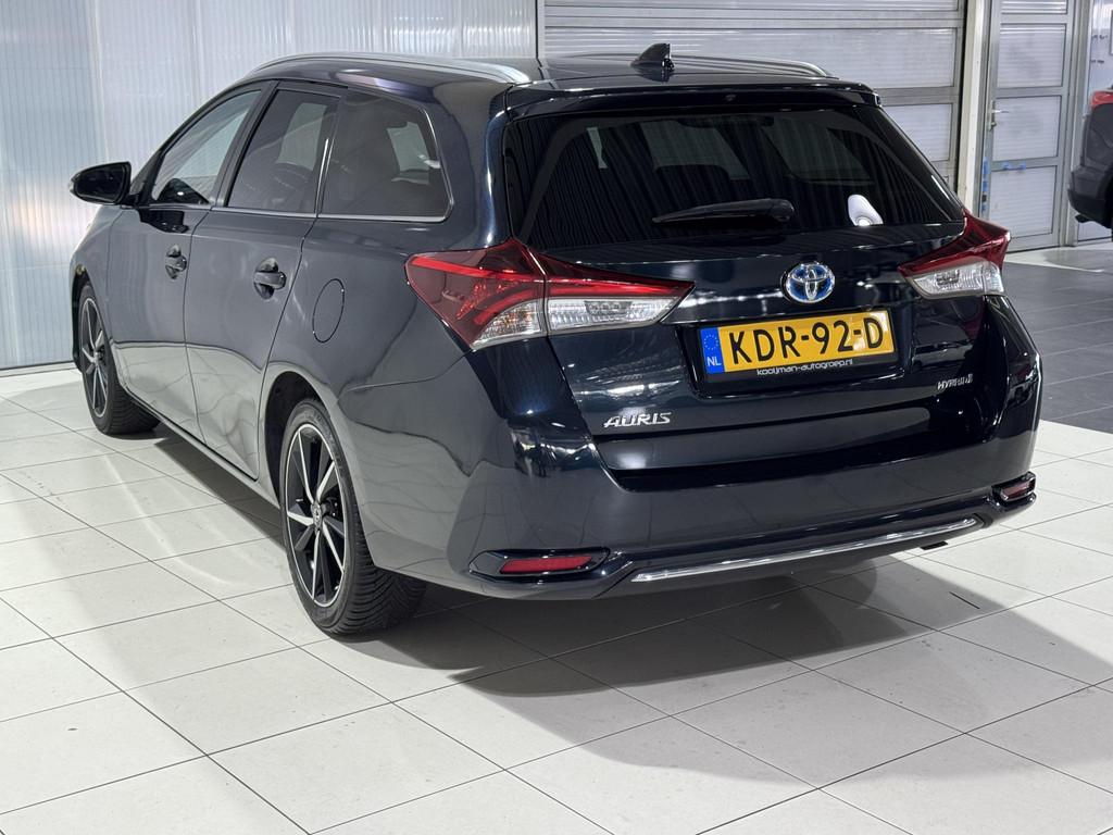 Toyota Auris 1.8 Hybrid Volcano Edition | All season banden, Gebruikt, Euro 6, Blauw, Hybride Elektrisch/Benzine