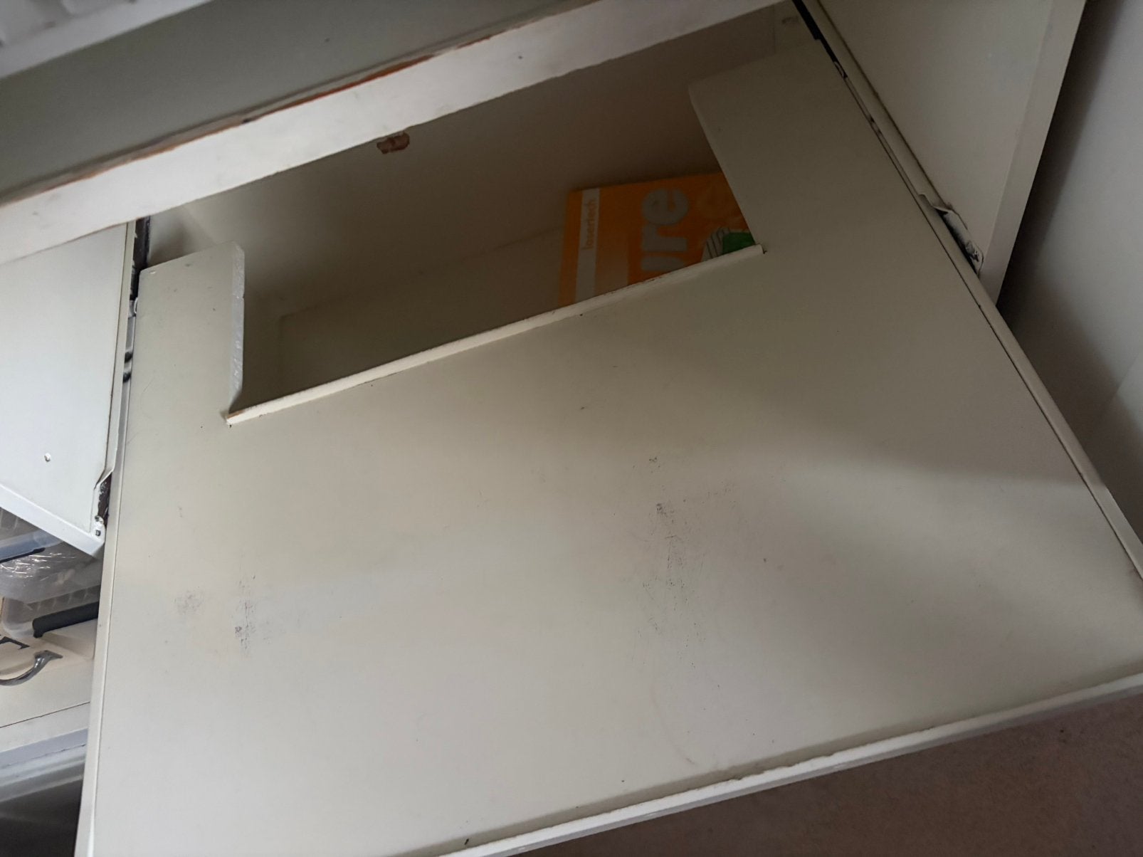 Wit geverfde eiken pc kast met verlichting en geluidsboxen, Huis en Inrichting, Kasten | Computermeubels, Ophalen, Gebruikt, 120 tot 170 cm