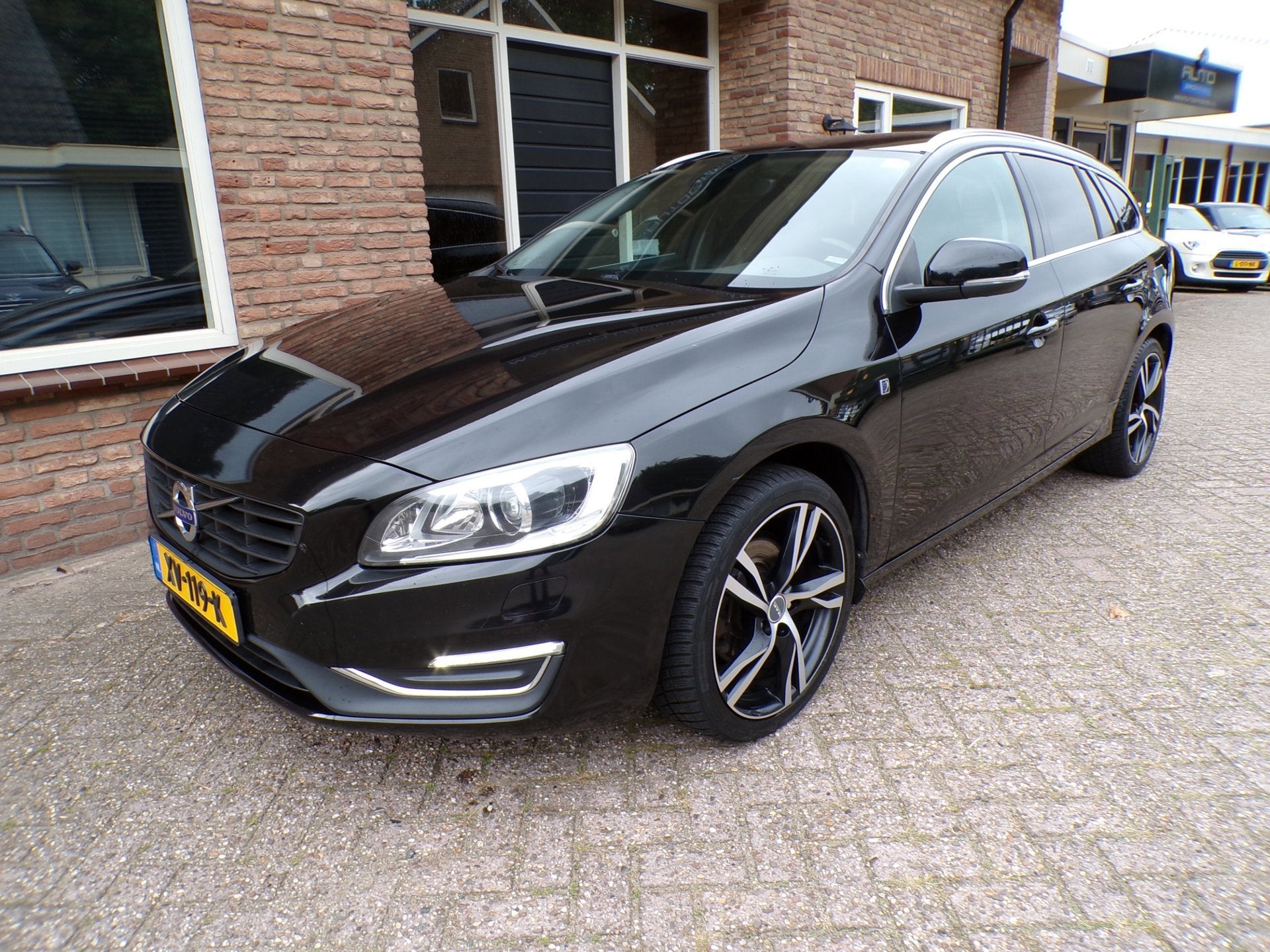 Volvo V60 2.0 D2 Ocean Race Business Leder / Navi, Auto's, Voorwielaandrijving, Dealer onderhouden, Gebruikt, 4 cilinders