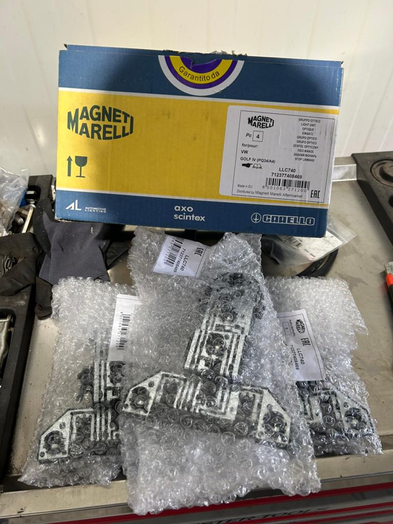 Achterlicht unit golf 4   3 stuks, Auto-onderdelen, Verlichting, Ophalen of Verzenden, Nieuw