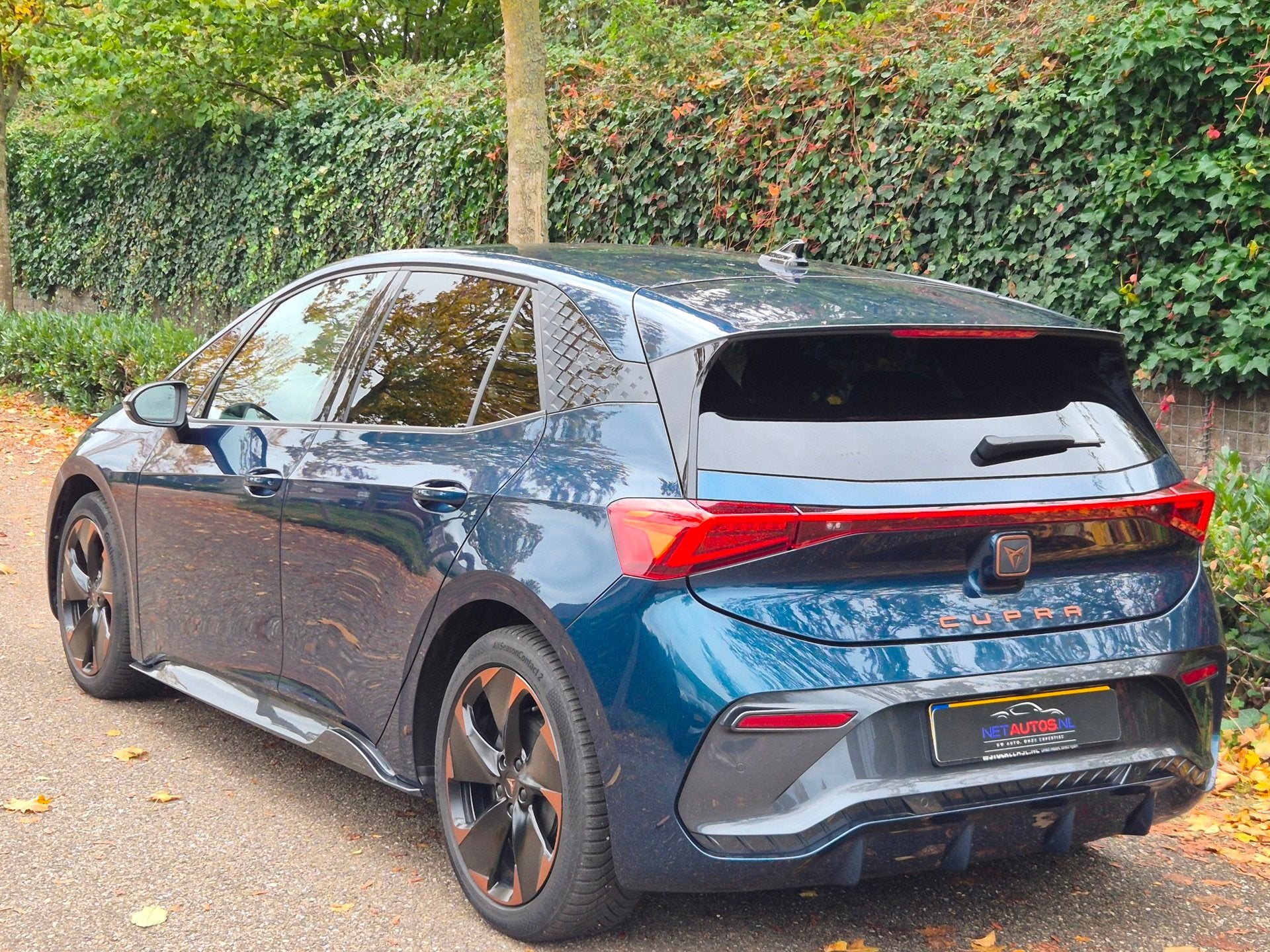 Cupra Born Performance One 62 kWh 94% SOH Volle optielijst A, Auto's, Automaat, Achterwielaandrijving, Gebruikt, Blauw