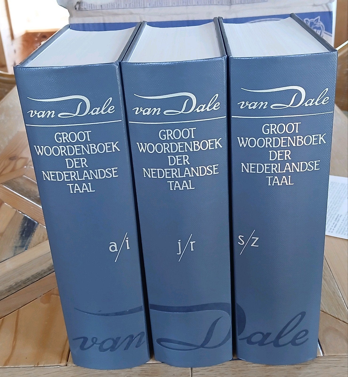 3 delig: Van Dale Groot Woordenboek der Nederlandse Taal, Nederlands, Ophalen of Verzenden, Zo goed als nieuw, Van Dale