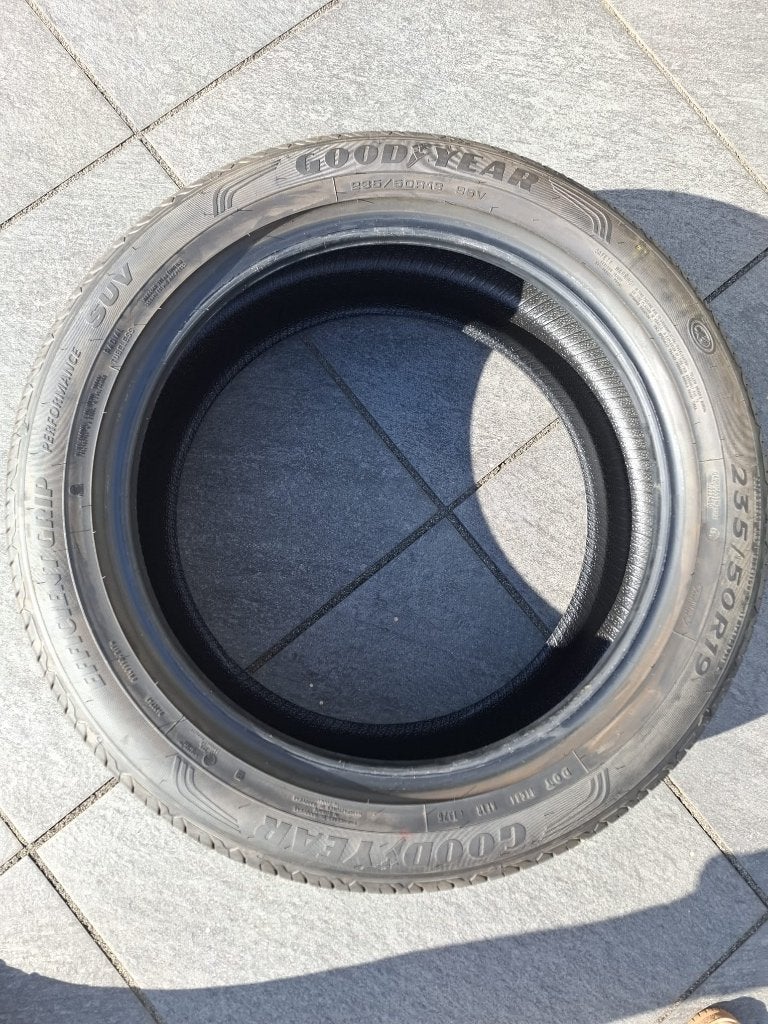 Nieuwe Goodyear Efficiënt Performance SUV 235 50 R19, Auto-onderdelen, Nieuw, 235 mm, Band(en), Zomerbanden