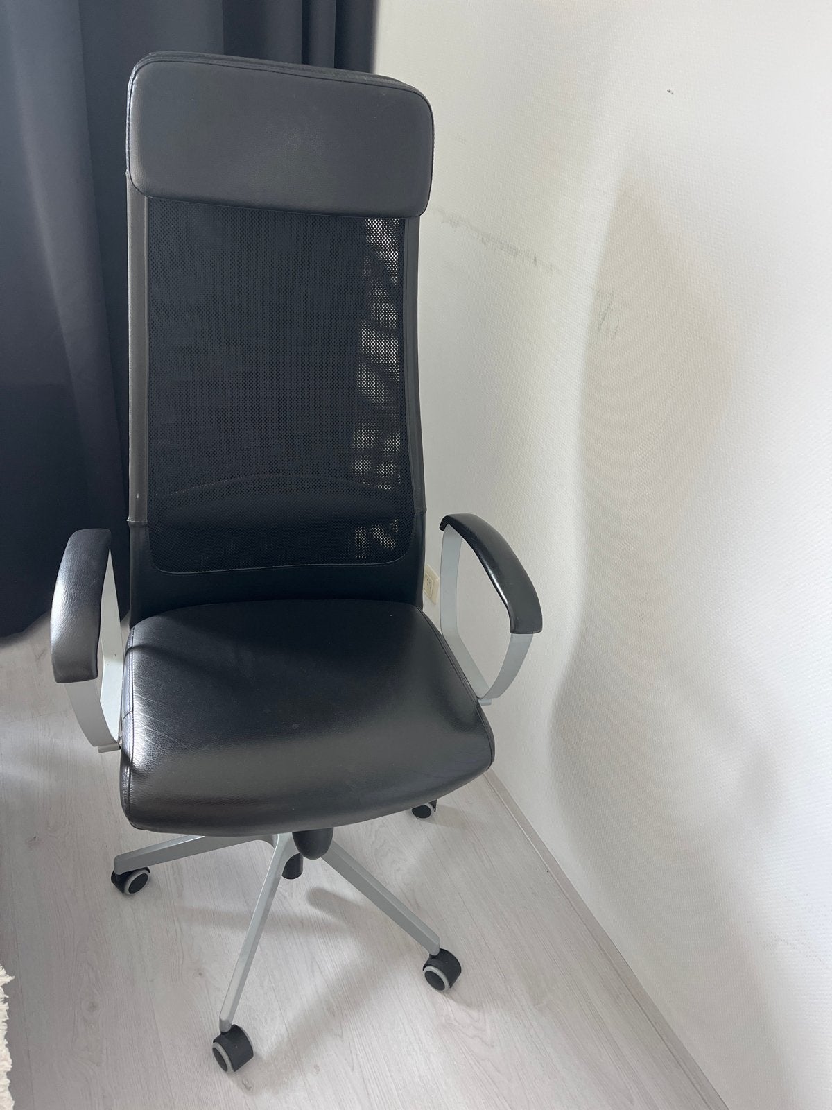 IKEA Markus Bureaustoel - Zwart, Ergonomisch, Ophalen, Gebruikt, Zwart, Bureaustoel