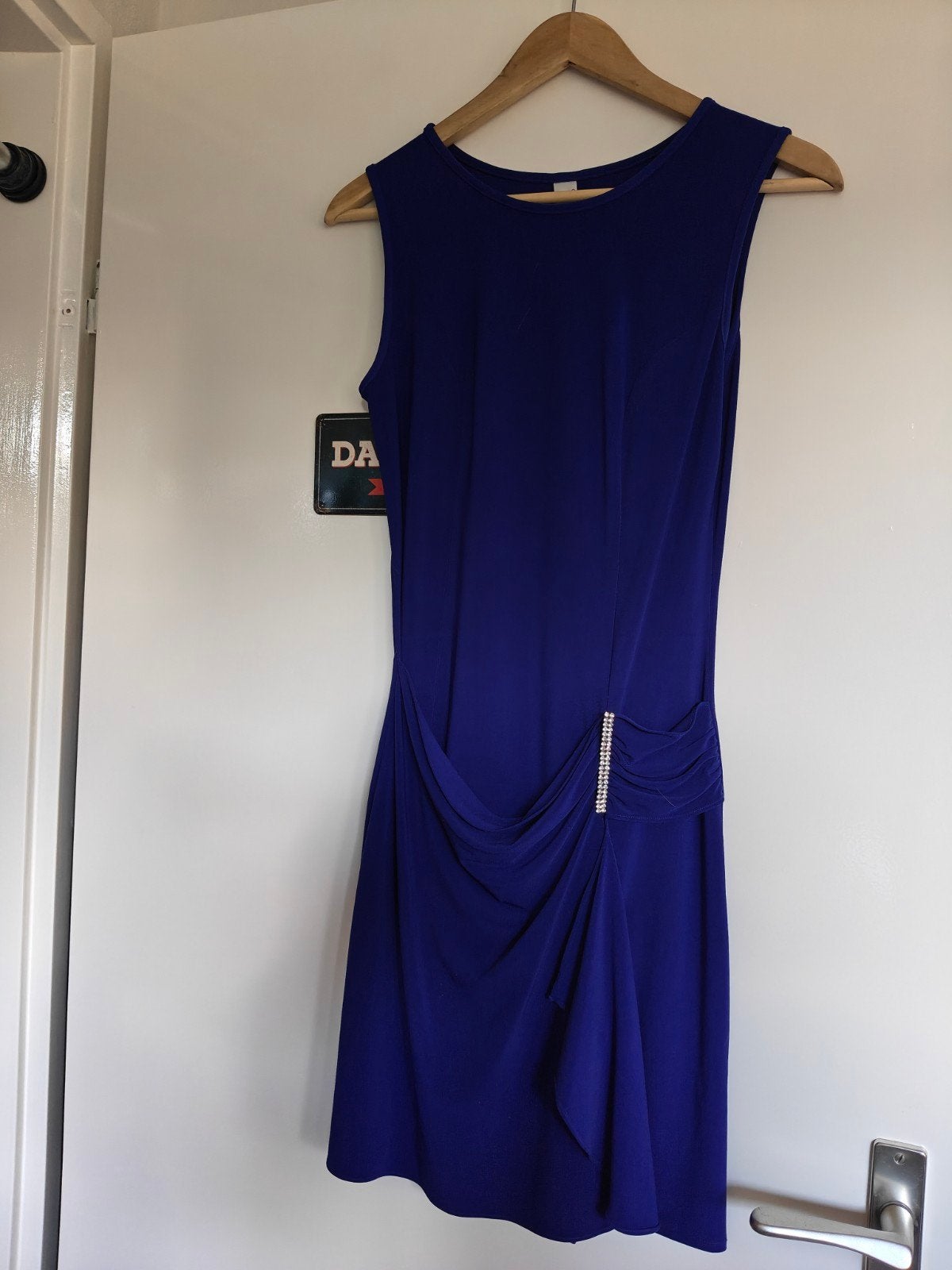 Mooie blauwe jurk met strass detail - Maat 36, Kleding | Dames, Ophalen of Verzenden, Zo goed als nieuw, Maat 36 (S), Blauw
