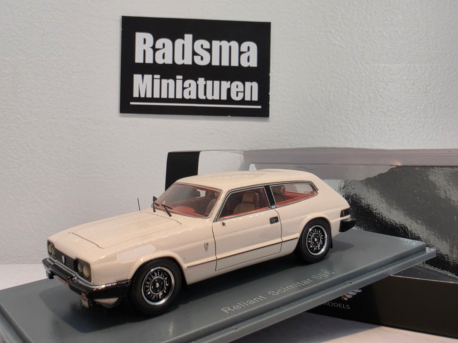 Reliant Scimitar - Wit/beige - 1:43 Neo Scale Models, Overige merken, Auto, Neo Scale Models, Ophalen of Verzenden