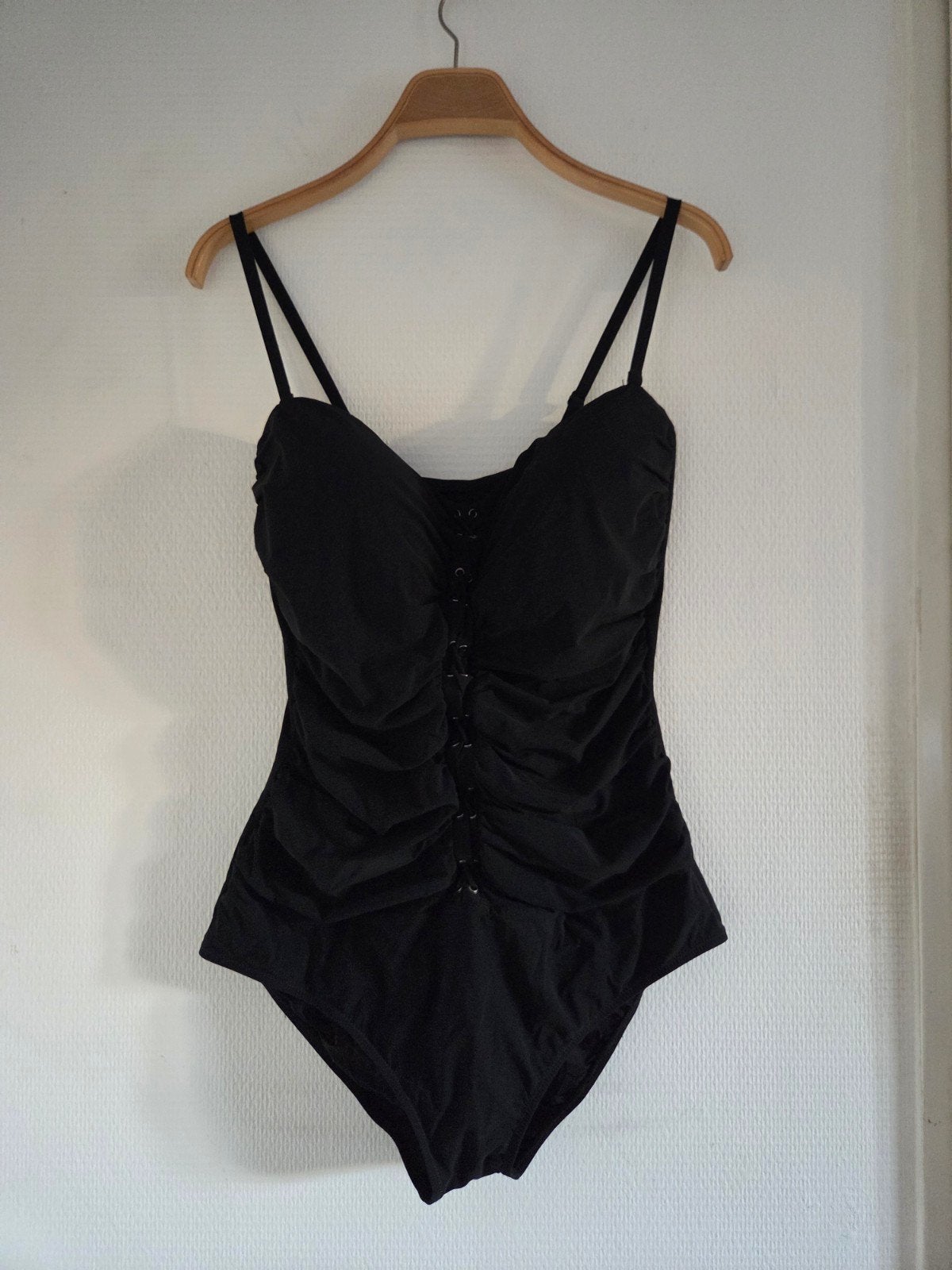 Badpak Opera maat 40/42, Kleding | Dames, Ophalen, Zwart, Badpak, Zo goed als nieuw