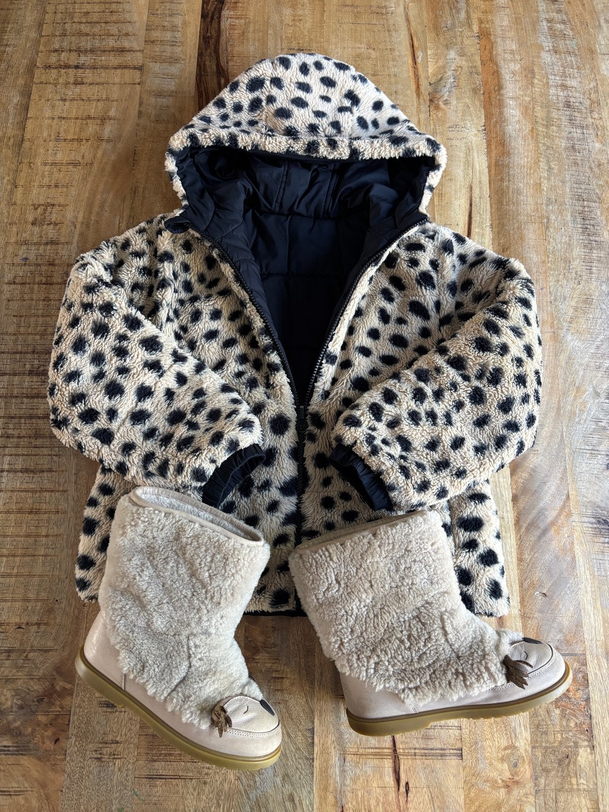 Vingino winterjas (mt 128) & Donsje boots (mt 32), Ophalen of Verzenden, Zo goed als nieuw, Jongen of Meisje, Jas