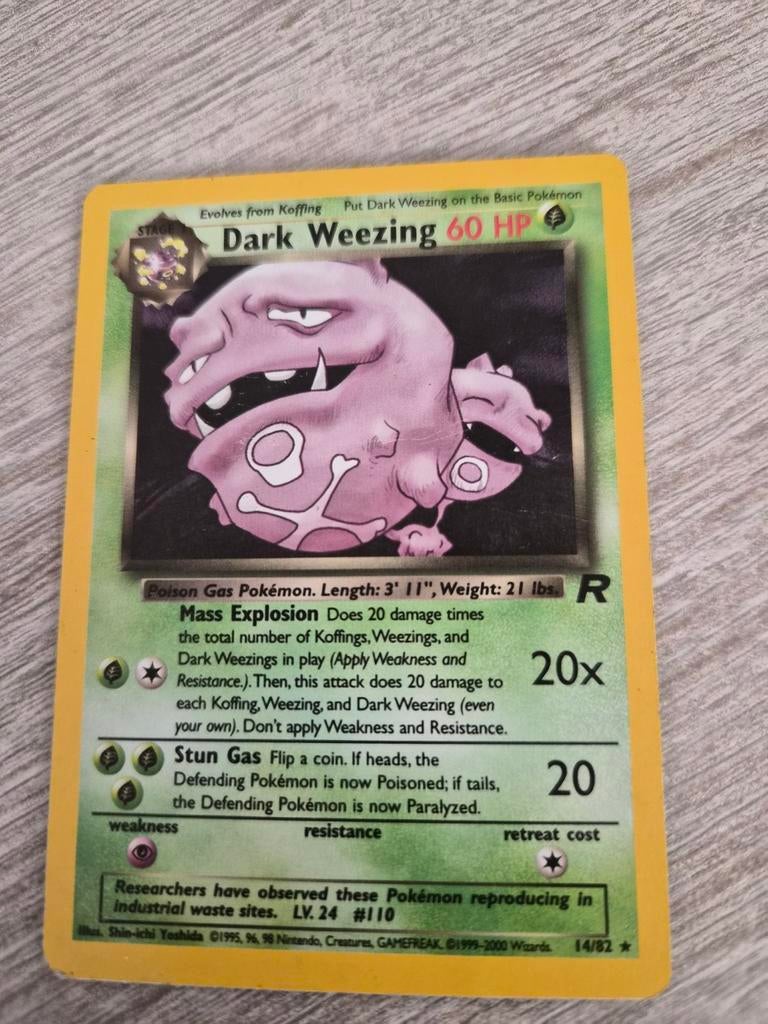 Dark Weezing holo team rocket 14/82, Ophalen of Verzenden, Gebruikt, Losse kaart, Foil