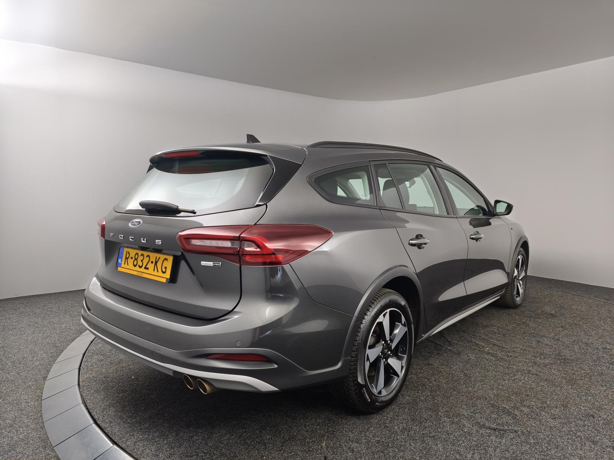 Ford Focus Wagon 1.0 EcoBoost Hybrid Active Vignale | Naviga, Auto's, Ford, Gebruikt, Met garantie (alle), Handgeschakeld, Zilver of Grijs