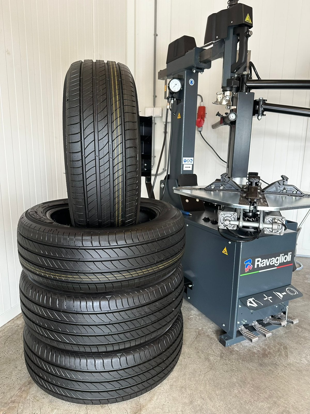 205 55 17 Michelin Zomerbanden 205/55 R17 + Gratis Montage, Nieuw, 17 inch, Personenwagen, 205/55 R17