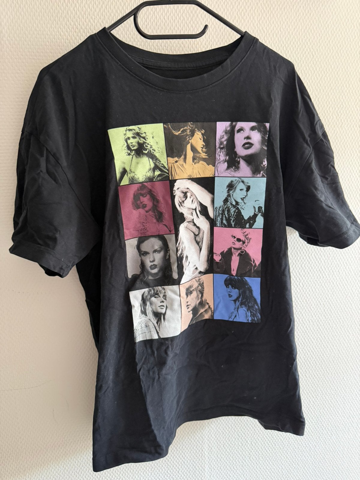 Taylor Swift Eras Tour Shirt, Ophalen of Verzenden, Zo goed als nieuw, Zwart